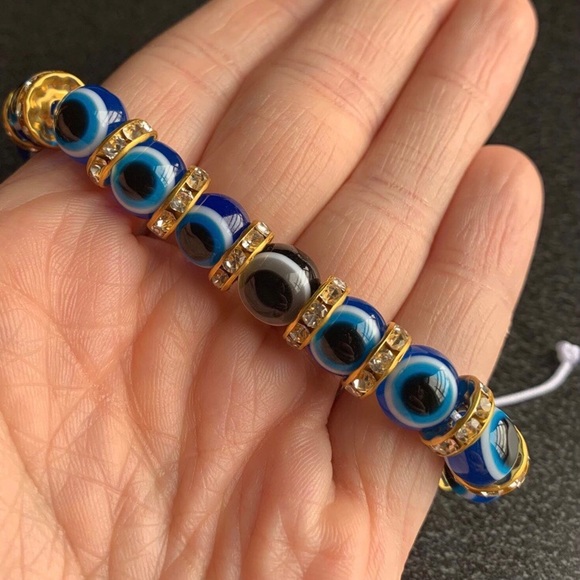 Beautiful Handmade Blue Evil Eye White Bracelet - Picture 7 of 10